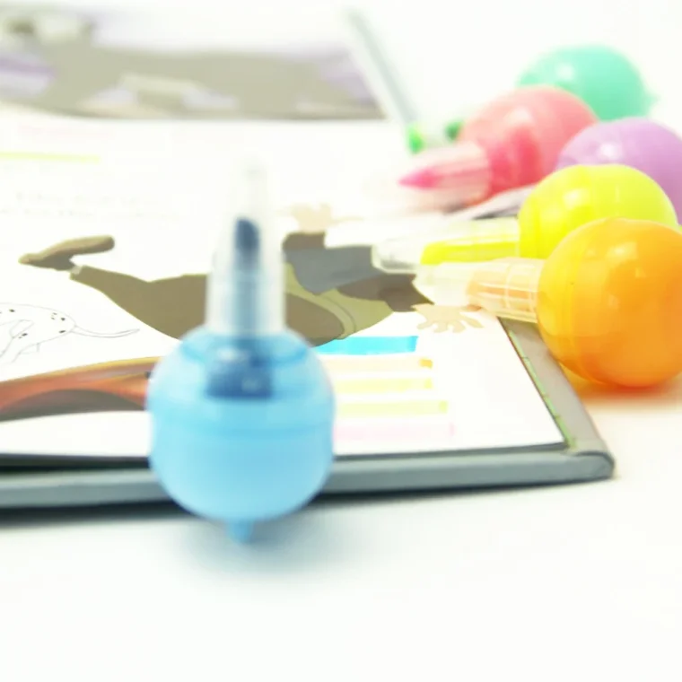 Art supplies including high-quality markers