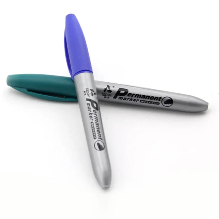Assorted colors marker set for creative projects.