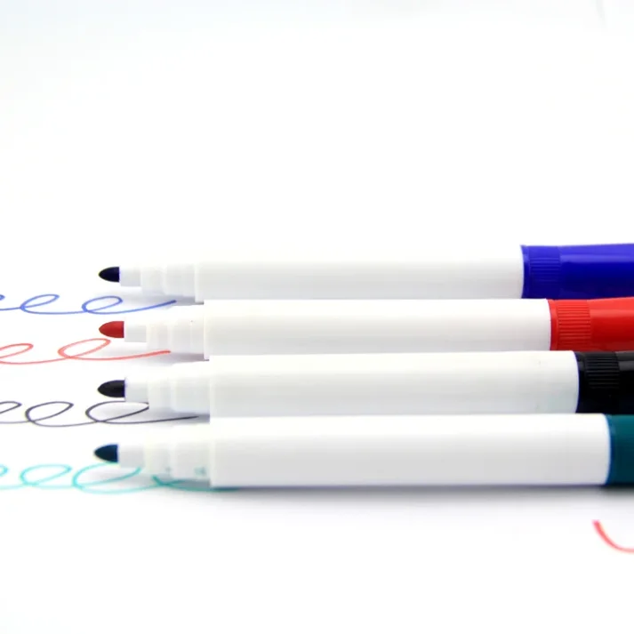Art supplies marker set with multiple colors for artists