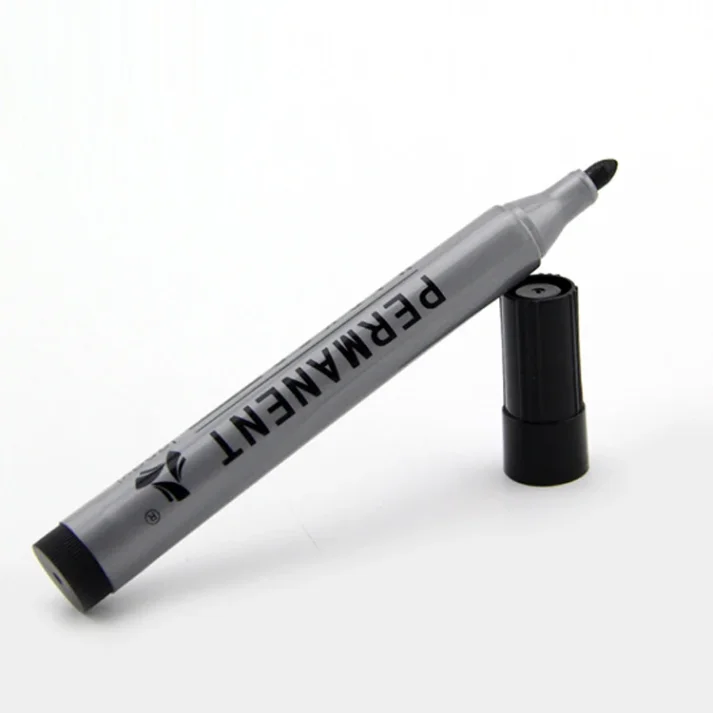 Set of fine-tip markers for precise and detailed work
