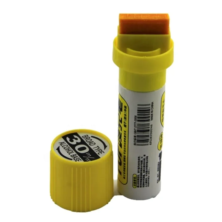 Art supplies marker set with vibrant colors for artists