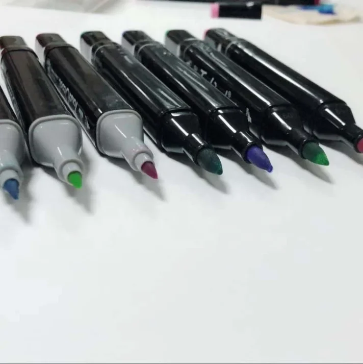 Comprehensive marker set tailored for artists.
