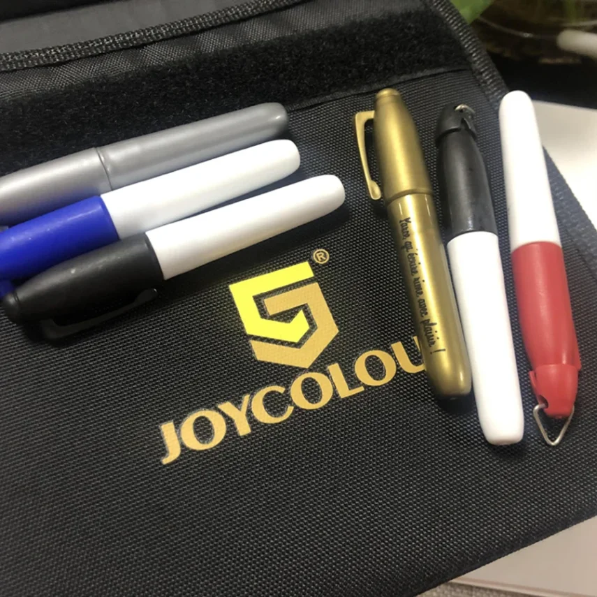 Design marker kit for graphic design and illustration.