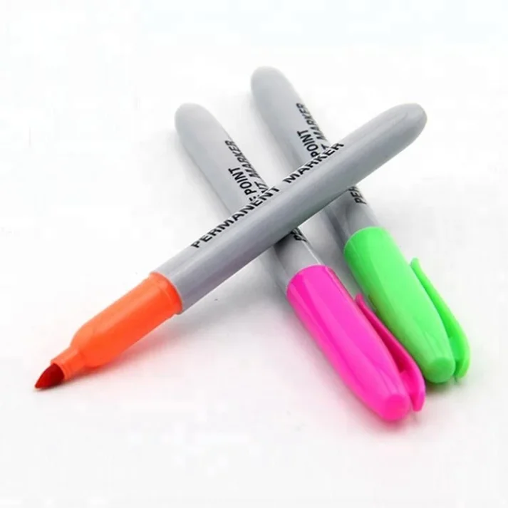 Assorted colored marker pens for artistic and office use