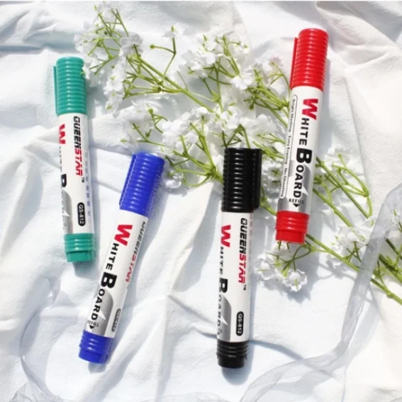 Pack of sketch markers for drawing and doodling