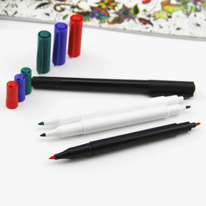 Art supplies including a set of colorful marker pens
