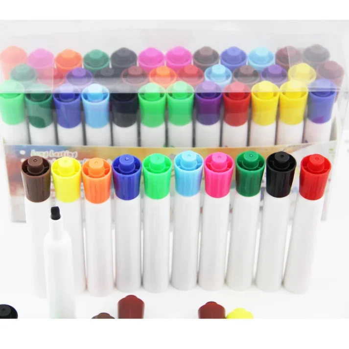Art supplies sketch kit with various drawing tools