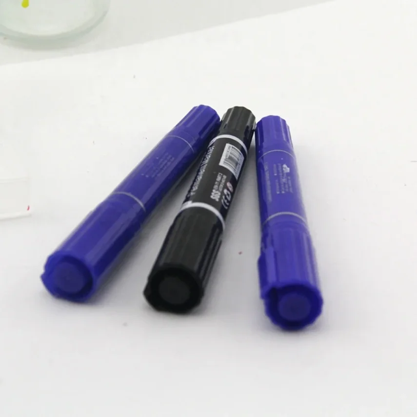 Assortment of marker pens in different colors