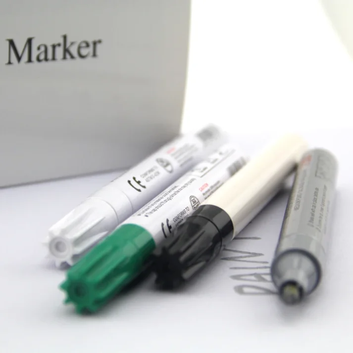 Watercolor marker kit for blending and artistic effects