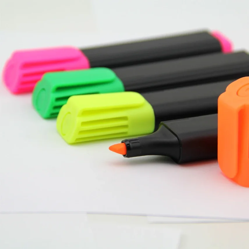Permanent marker pens with long-lasting ink for durability