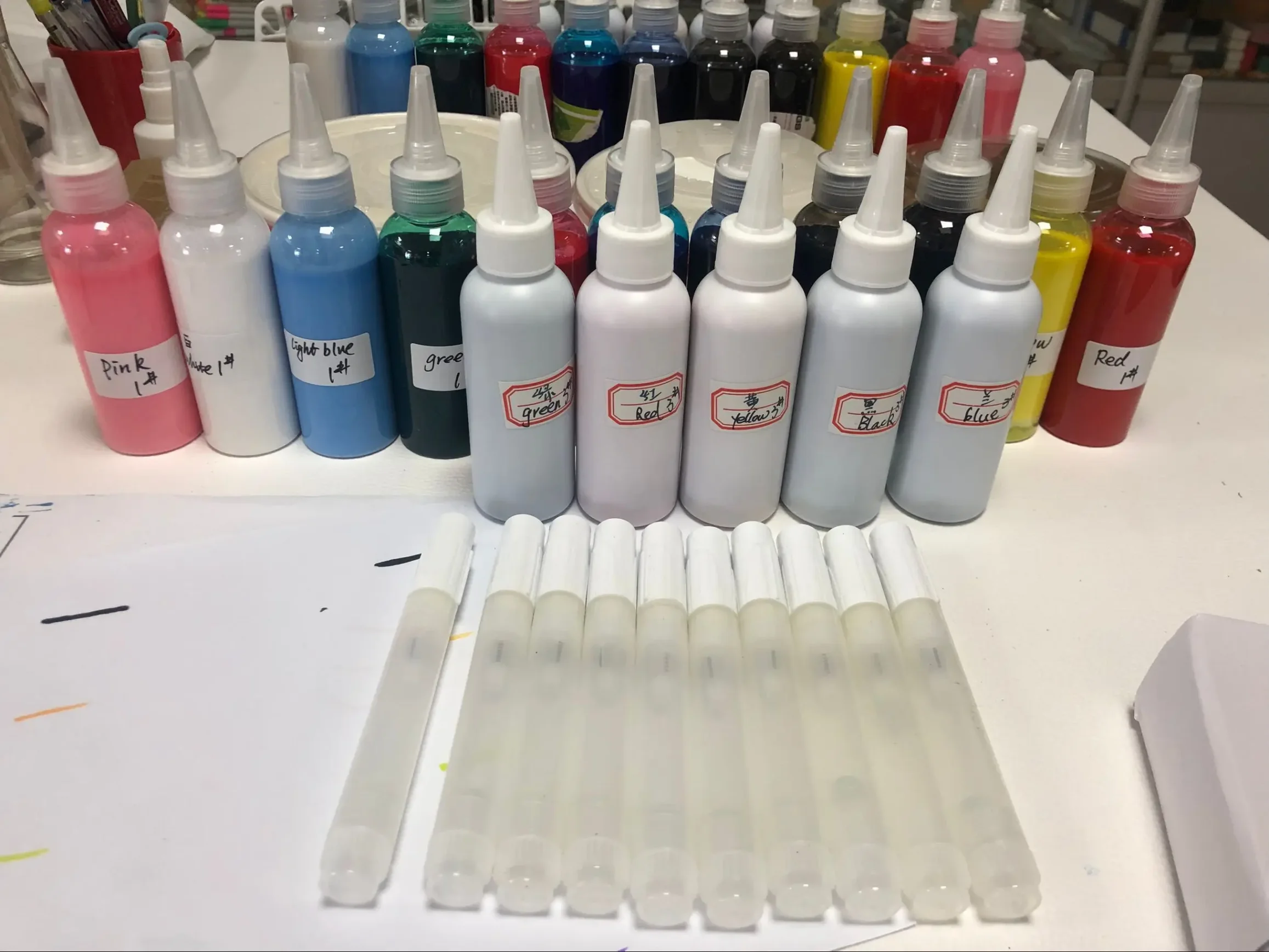 Assorted color marker set for art and sketching