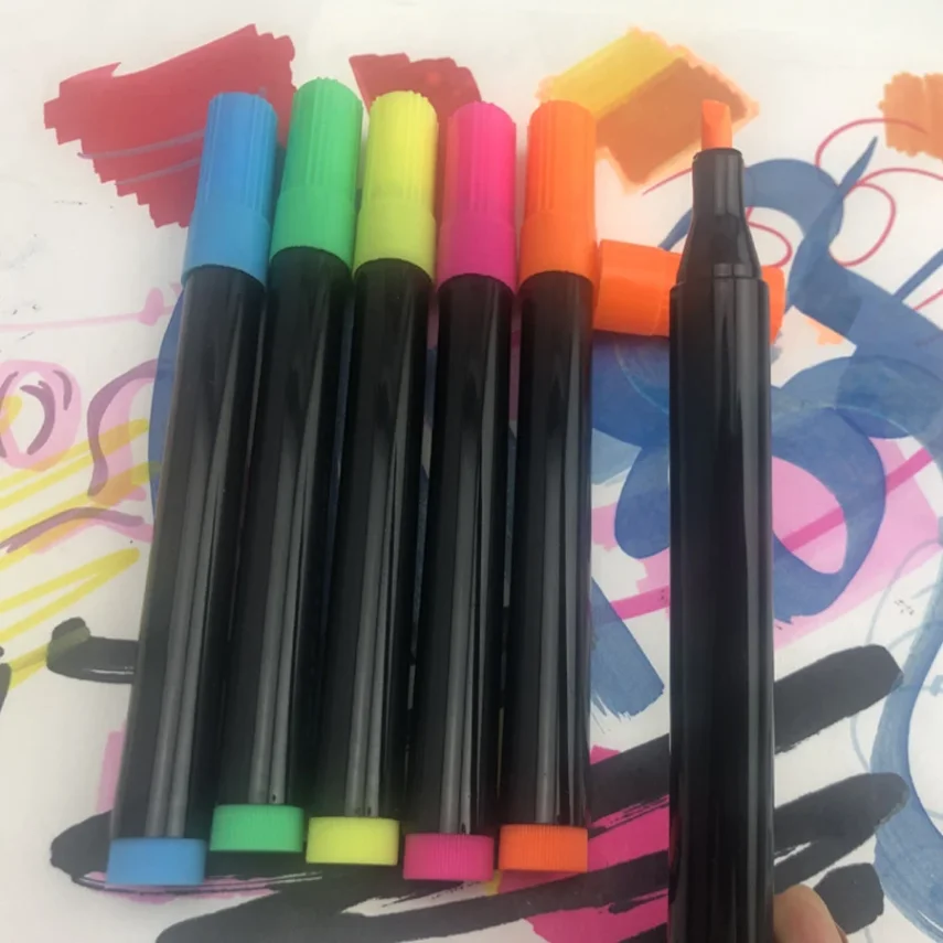 Art supplies including a marker pen set