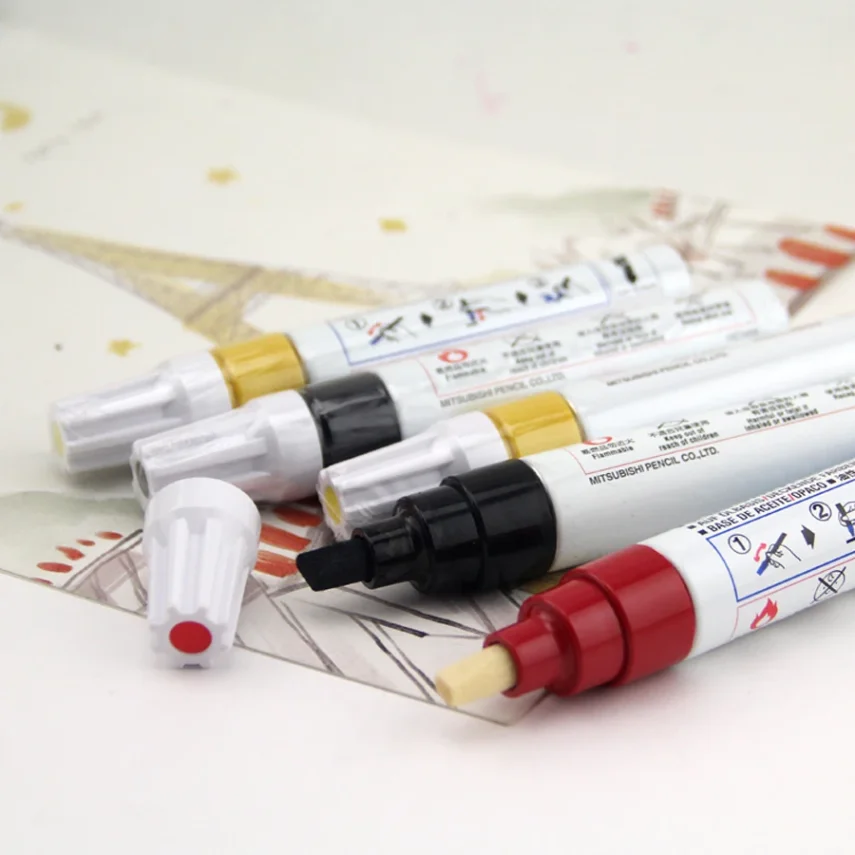 Dual-tip marker collection for versatile artistic use