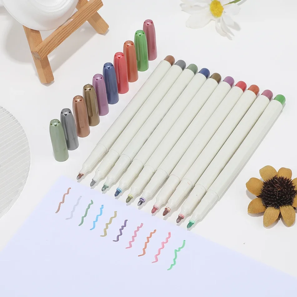 Professional-grade marker pen for artists