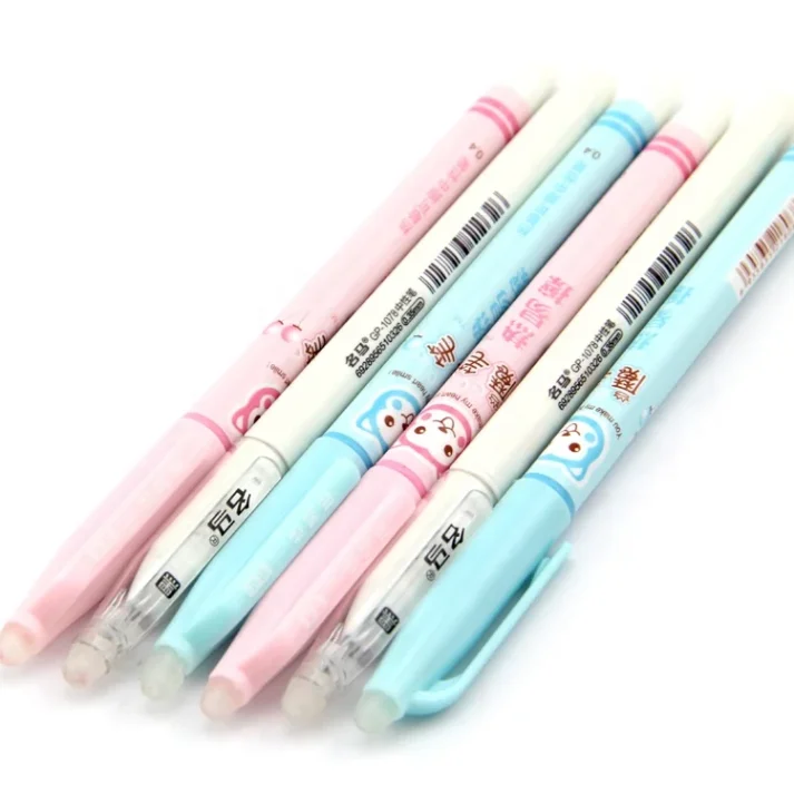 Watercolor markers kit for blending and vibrant effects