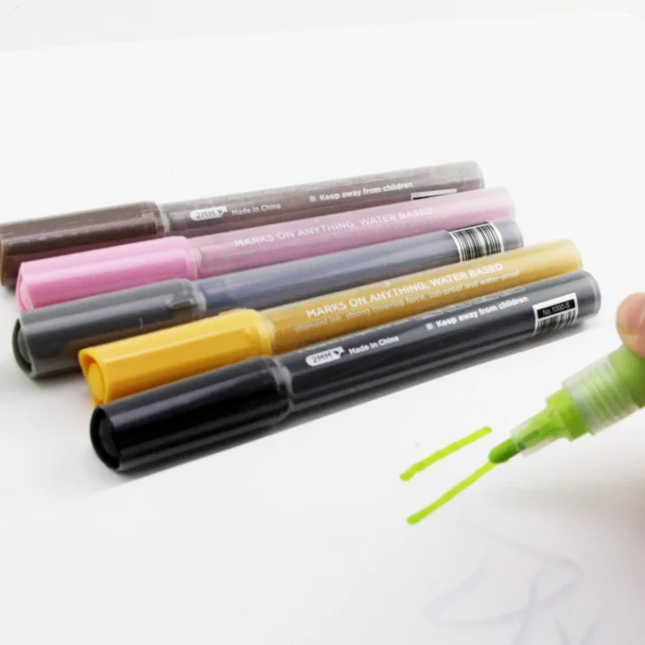 Art supplies marker set with vibrant colors for artists