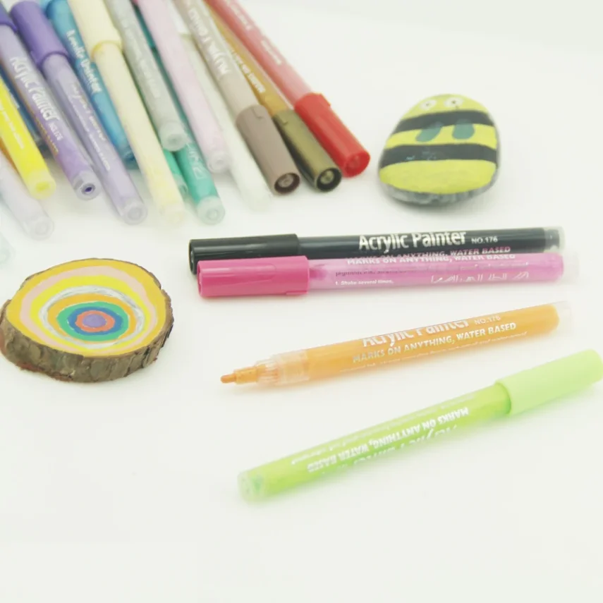 Assorted color marker set for artists and students