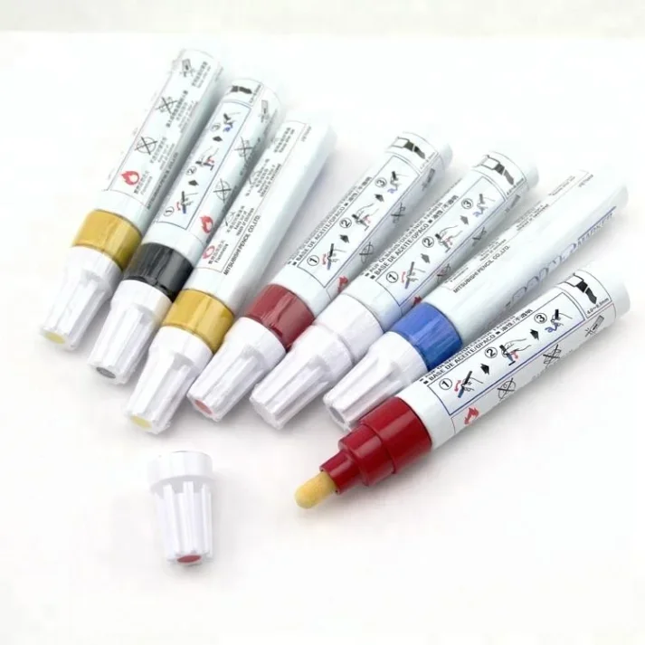 Assorted colored marker pens for artistic and office use