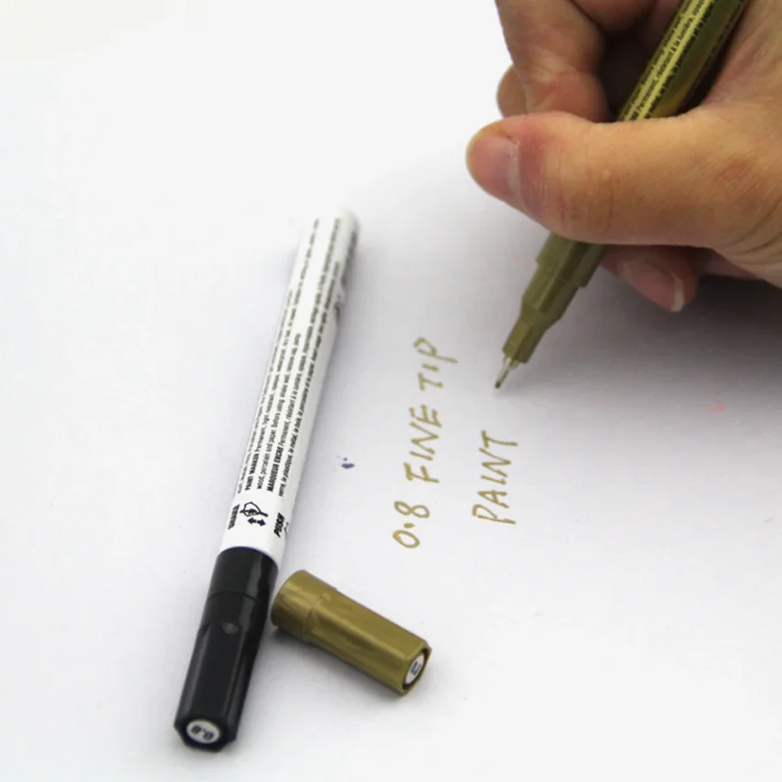 Pack of sketch markers for creative projects.