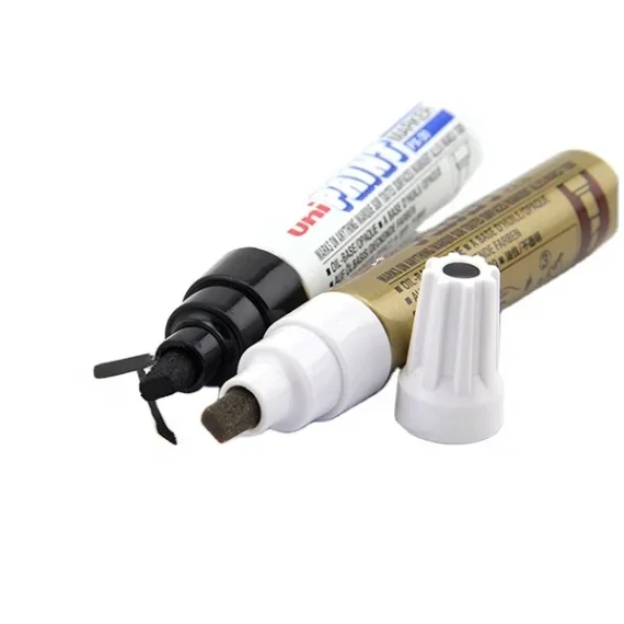 Marker pens for drawing and sketching with smooth flow