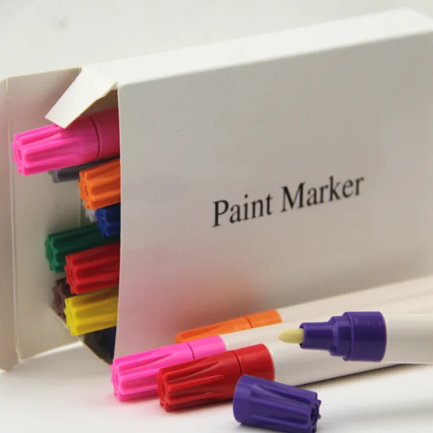 Assorted marker pens in different colors and tips