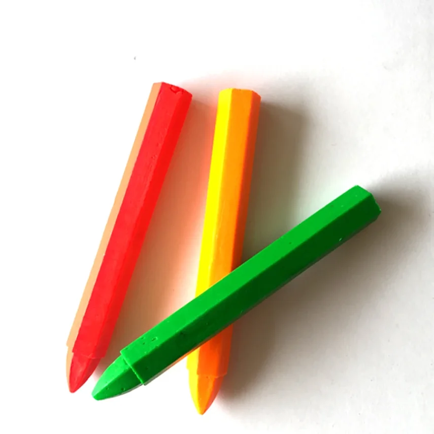 Assortment of marker pens for diverse creative needs.