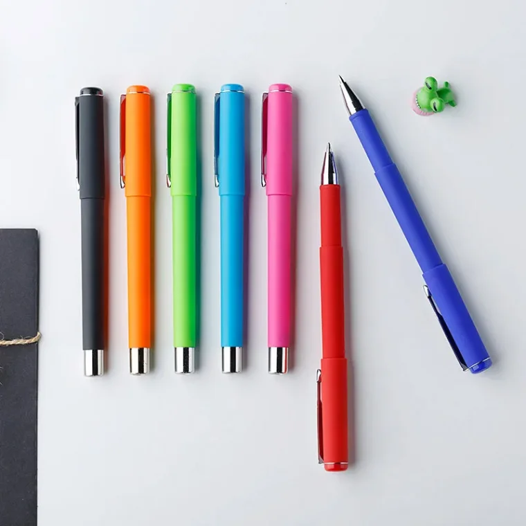 Assorted color marker set for art and sketching