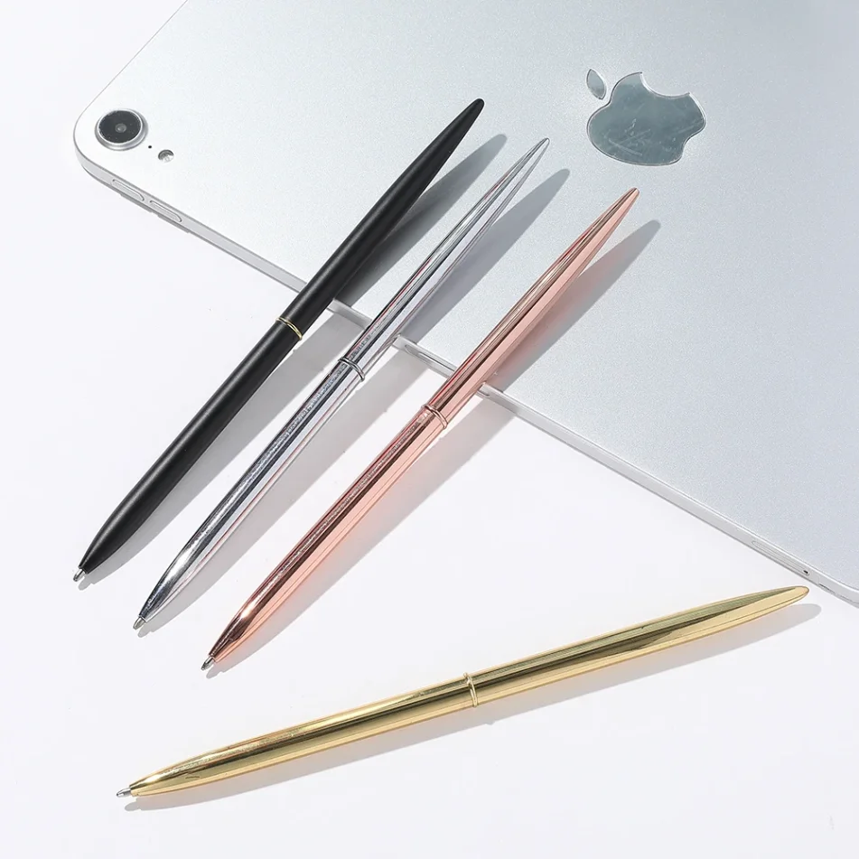 Set of marker pens for creative use.