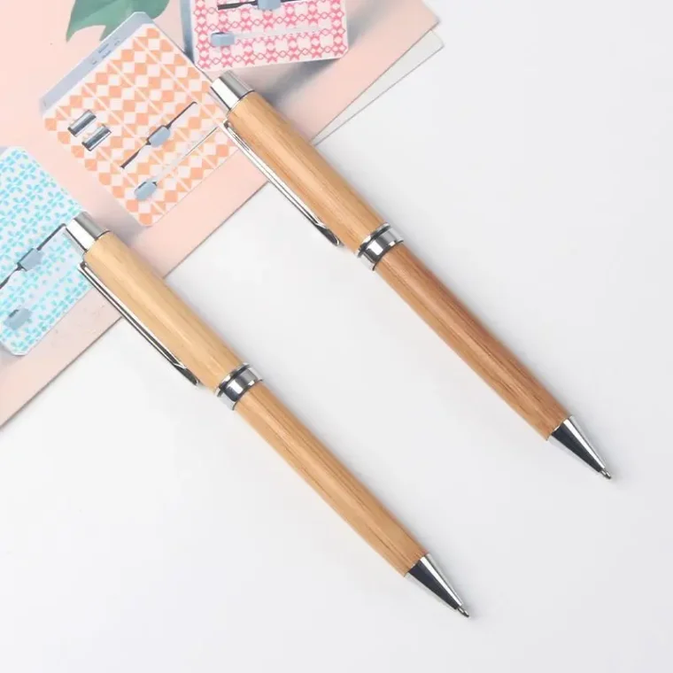 Art supplies including high-quality marker pens