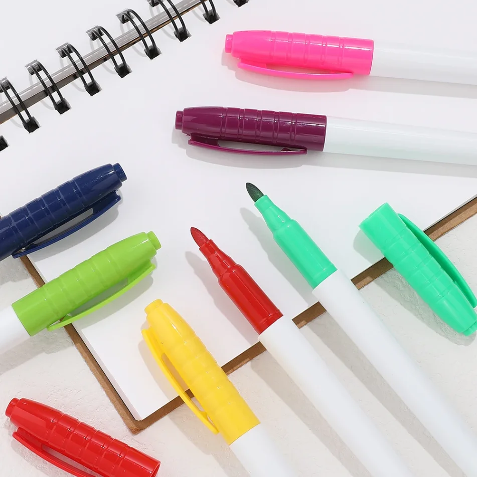 Art supplies kit with sketch tools and accessories