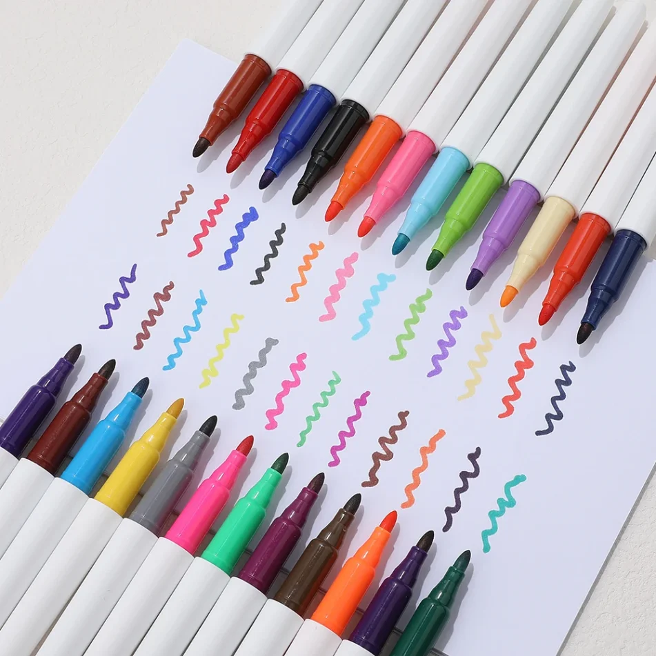 Professional drawing set for artists and designers