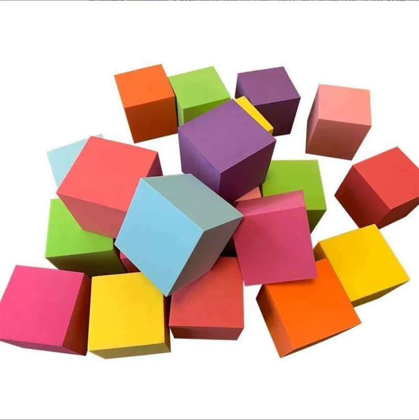 Collection of art markers for creative use