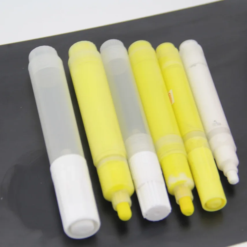 Assortment of vivid marker pens for vibrant artwork