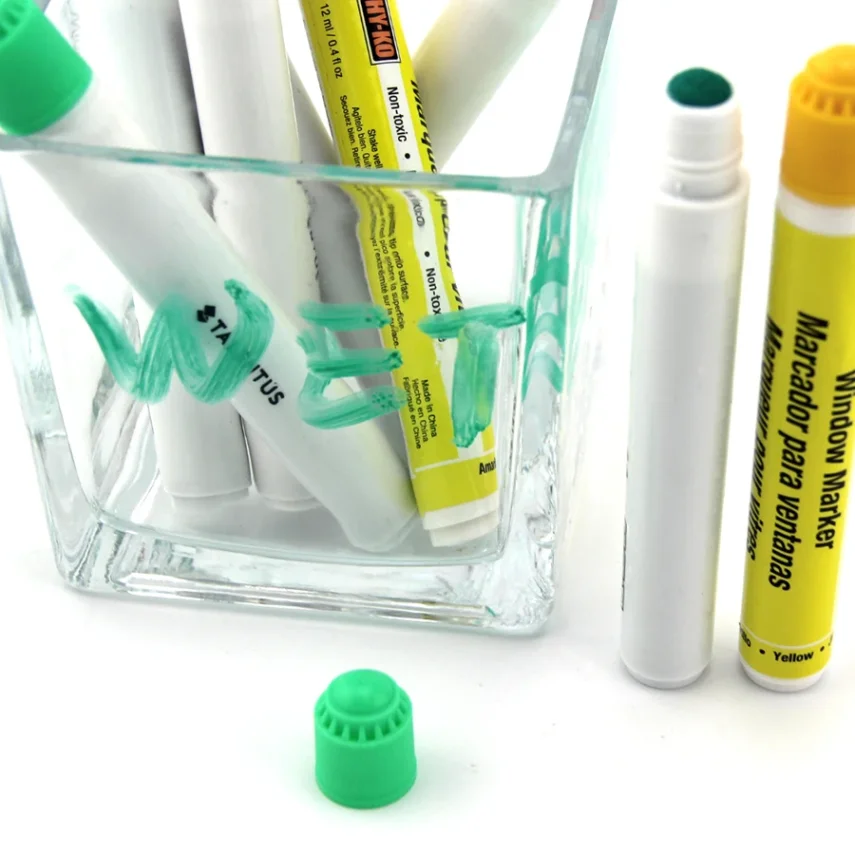 Collection of marker pens for students and professionals
