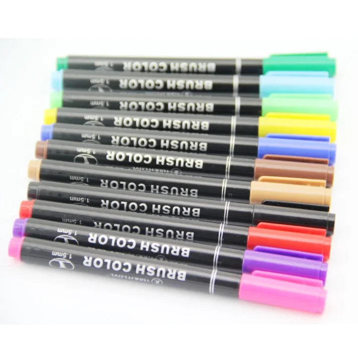 Set of colorful marker pens for artistic use