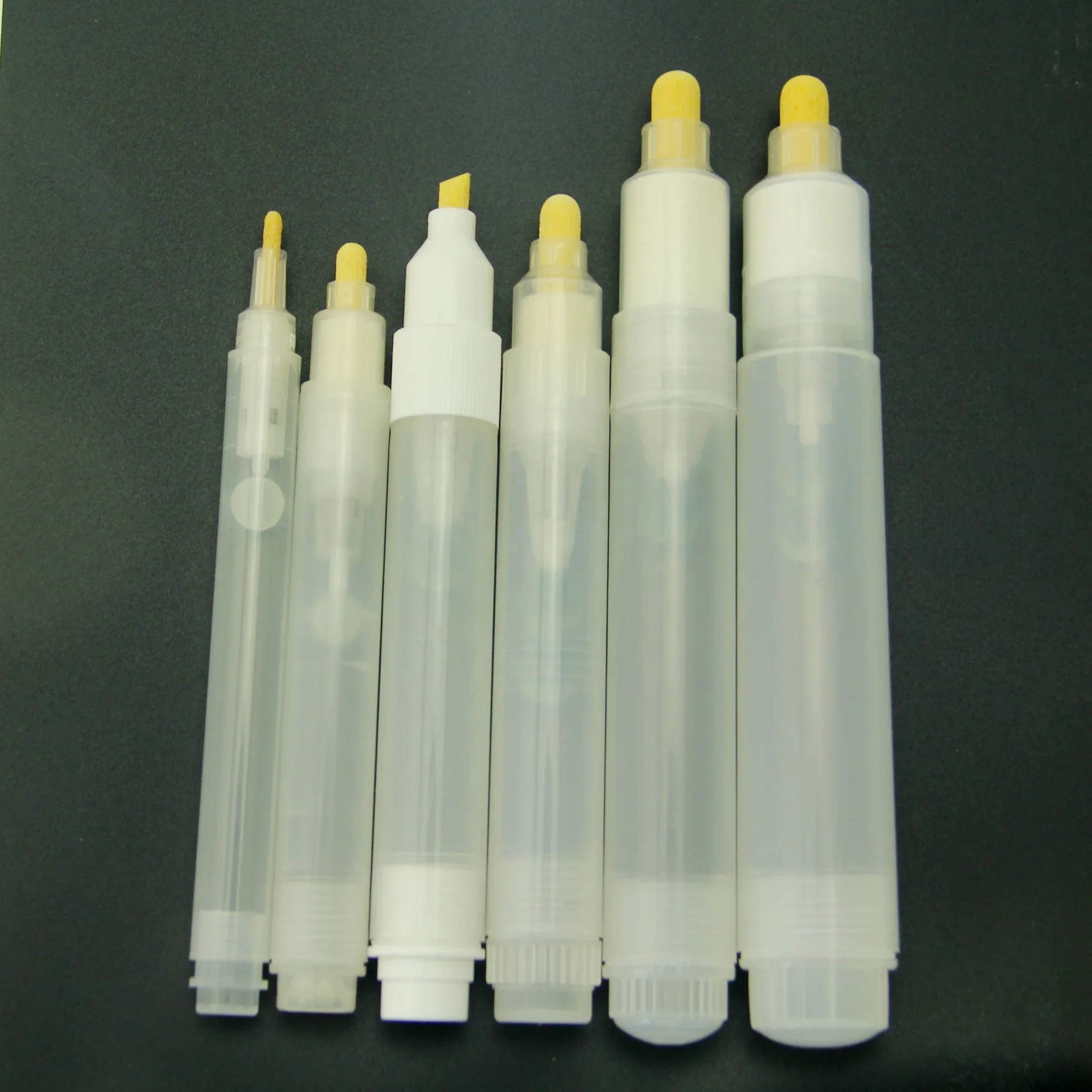 Assorted color marker pen set for art and sketching