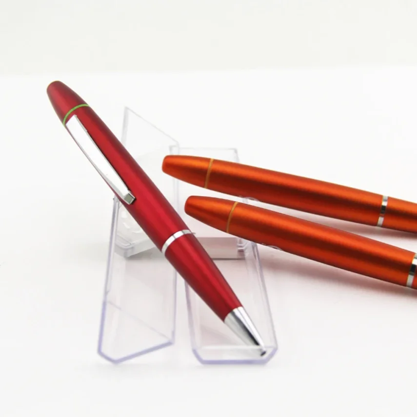 Pack of sketch markers for designers