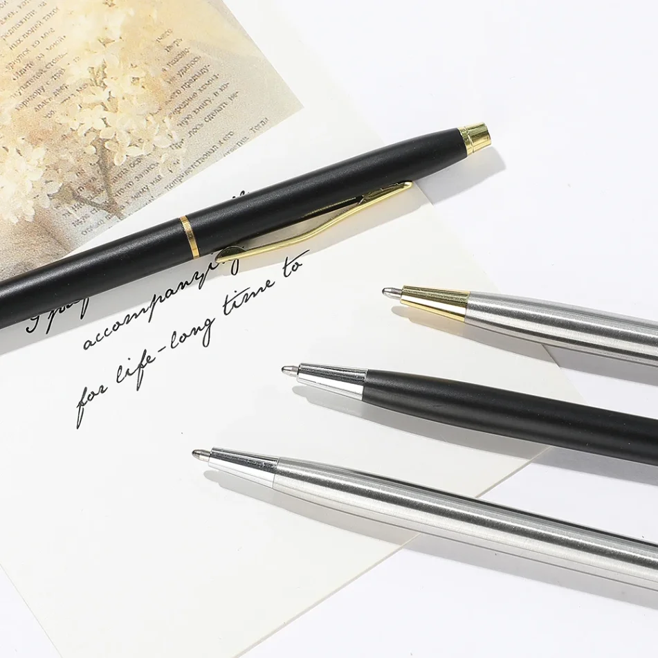 Marker pens ideal for sketching and drawing.