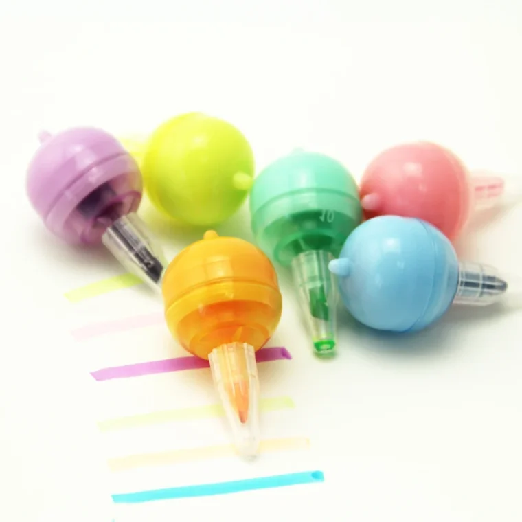 Art supplies marker set with multiple colors for artists
