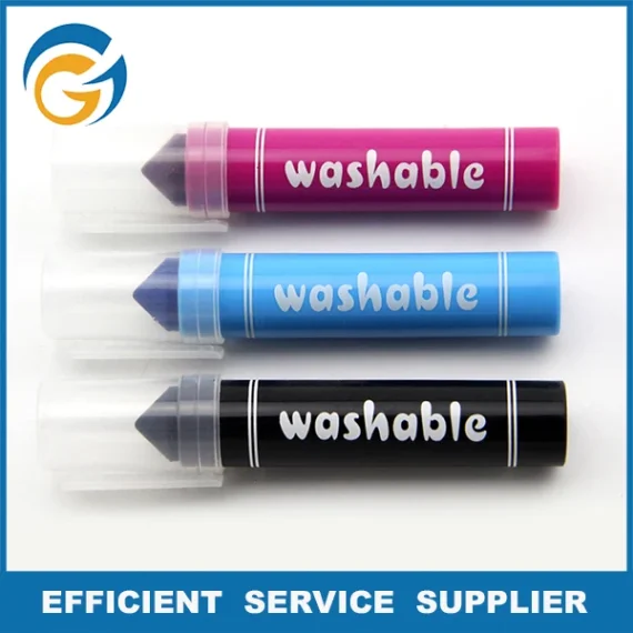 Professional marker kit with a wide range of colors
