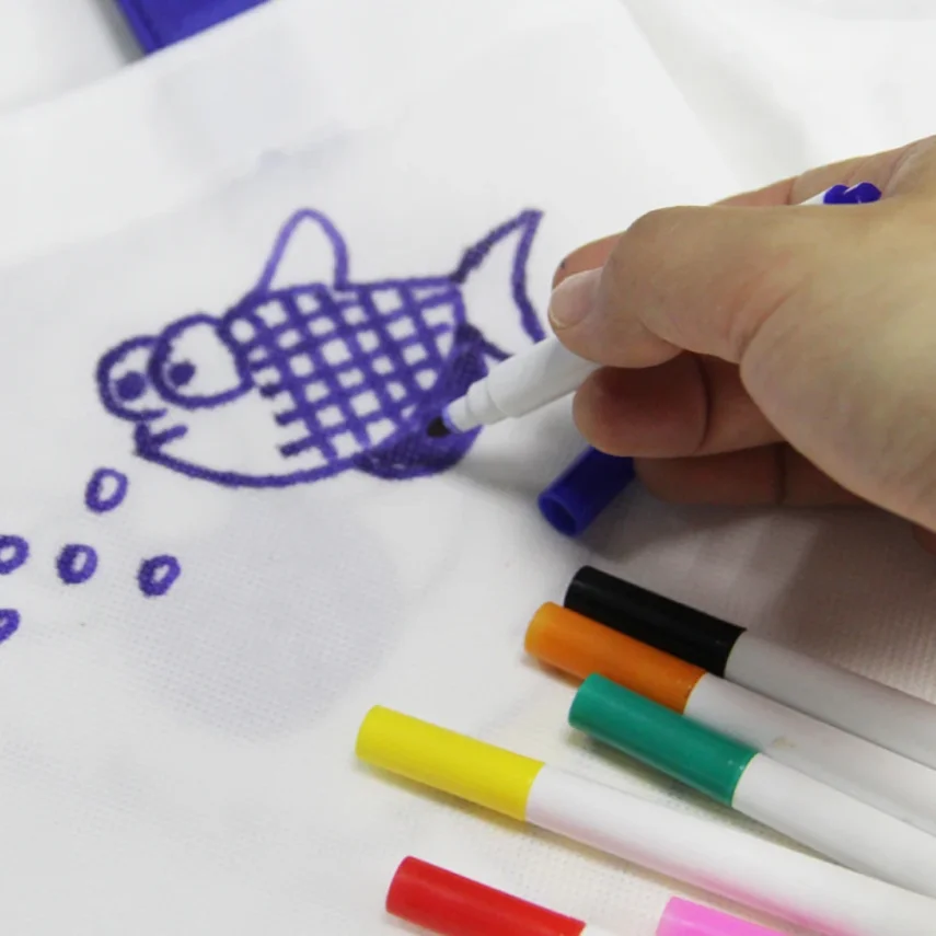 Assorted color marker set for art and sketching