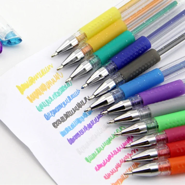 Marker set for art supplies with vibrant colors