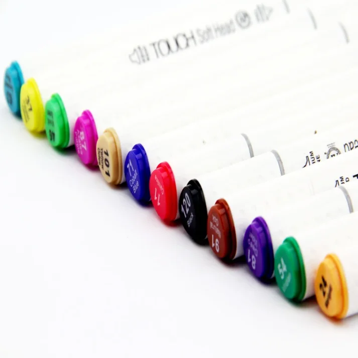 An art marker pen set with a variety of tips for detailed work.