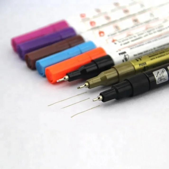 Collection of art markers for professional use