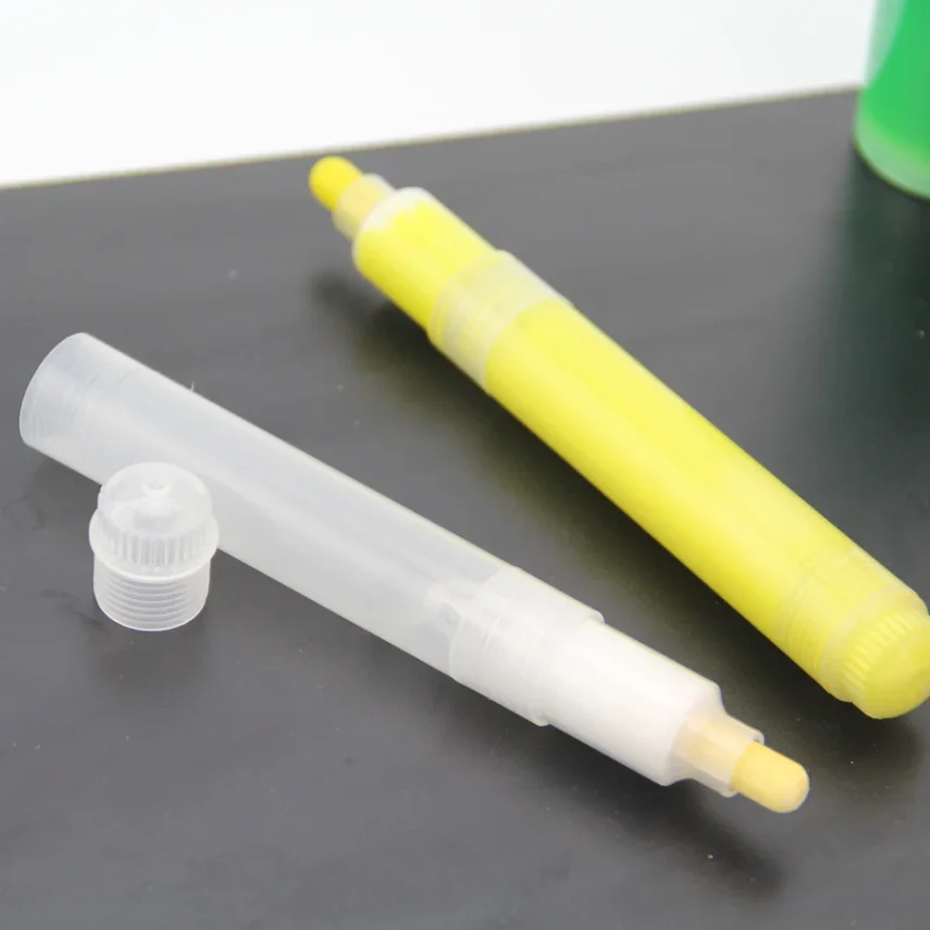 Art supplies including a variety of marker pens