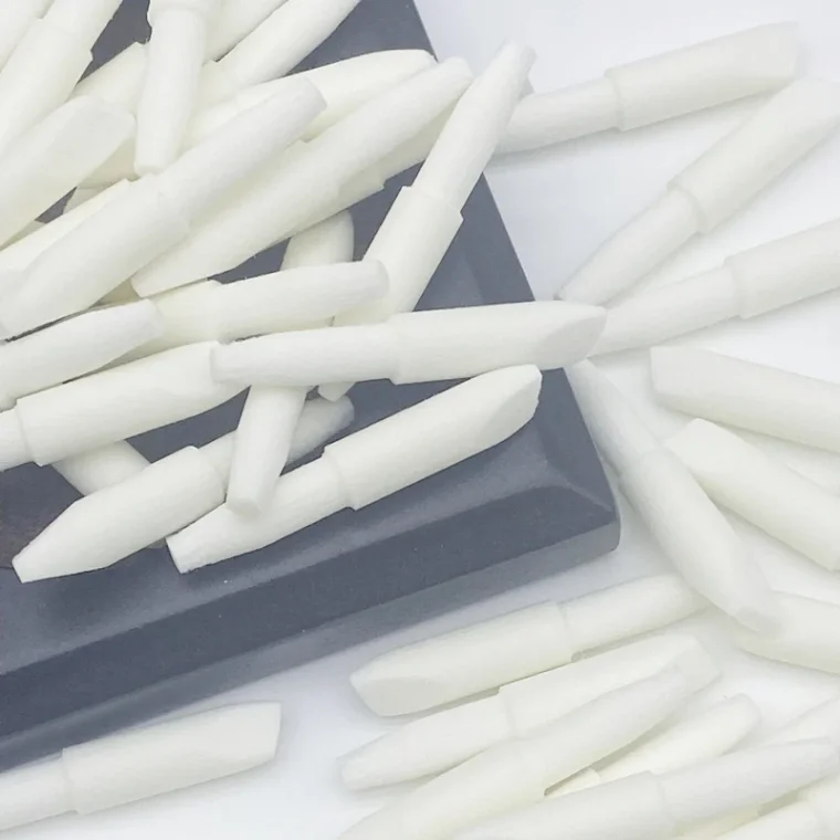 Design marker kit with a variety of tips and colors.