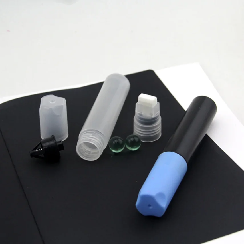 Kit of design markers for professional and hobby use.