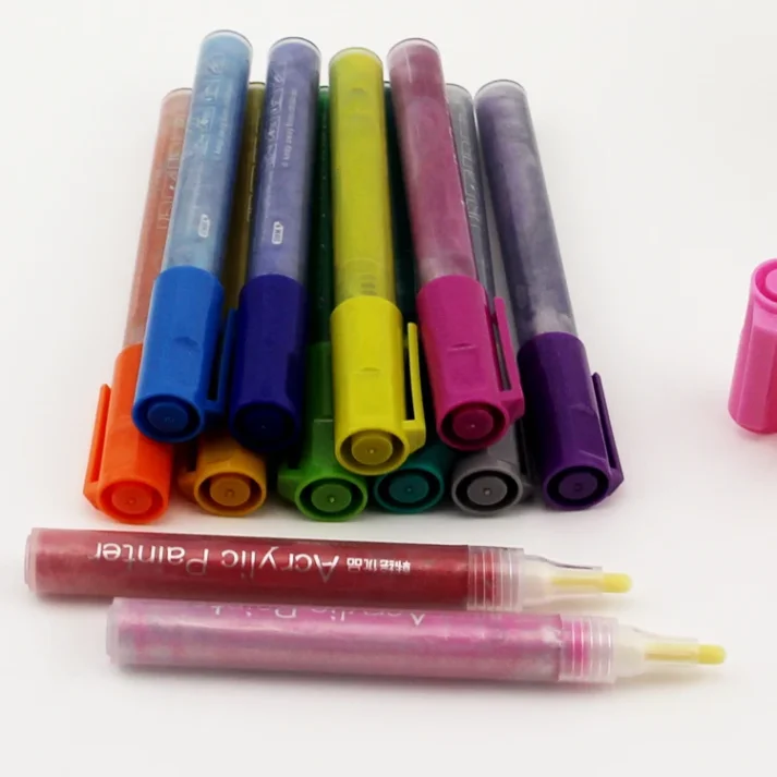 Professional marker kit for detailed artwork