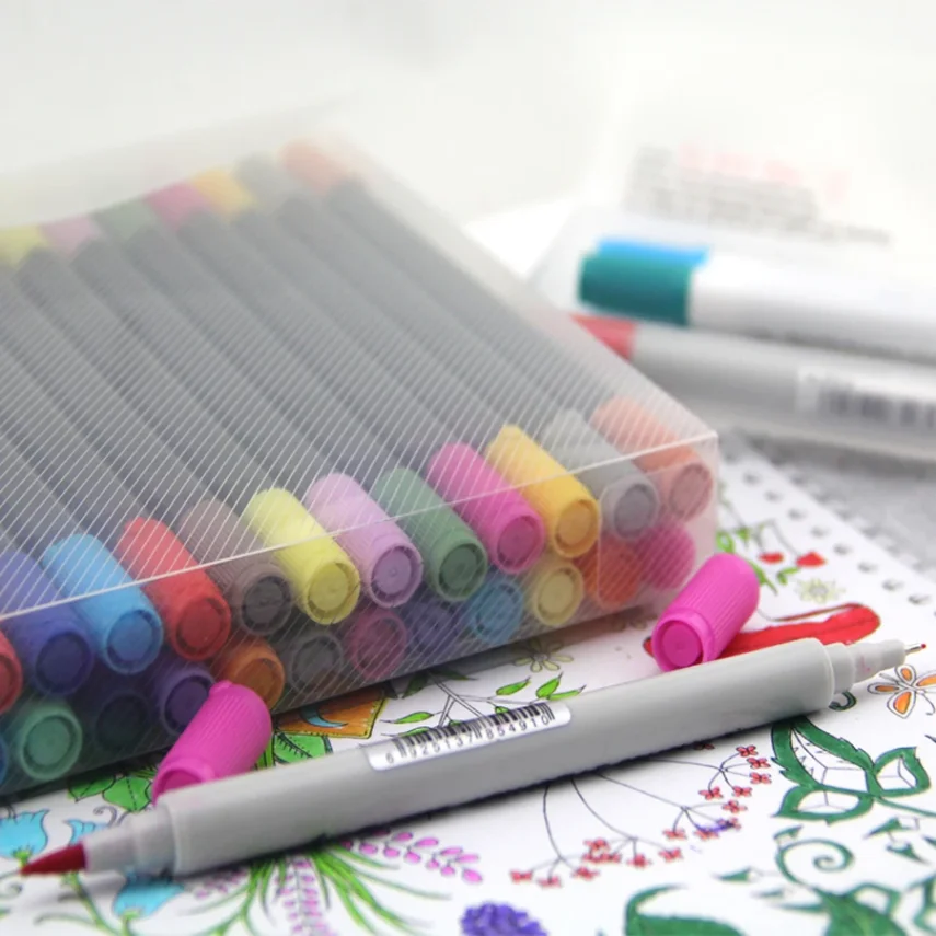 Assorted color marker pen set for artists and students