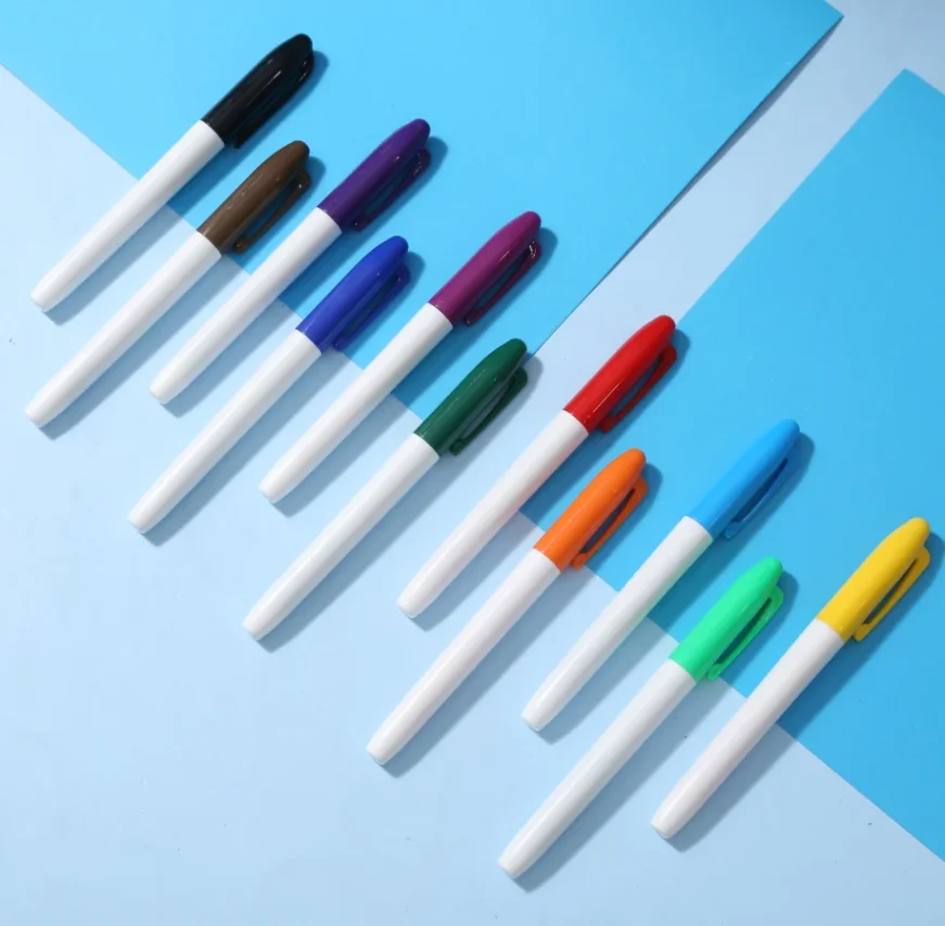 Collection of art markers for professional use